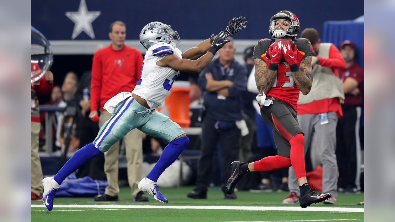 Bucs vs. Cowboys live blog: Tampa Bay fumbles away game, 27-20