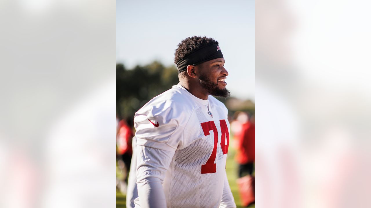 Tristan Wirfs injury updates: Bucs RT carted off at Bucs training camp for  cramping - DraftKings Network