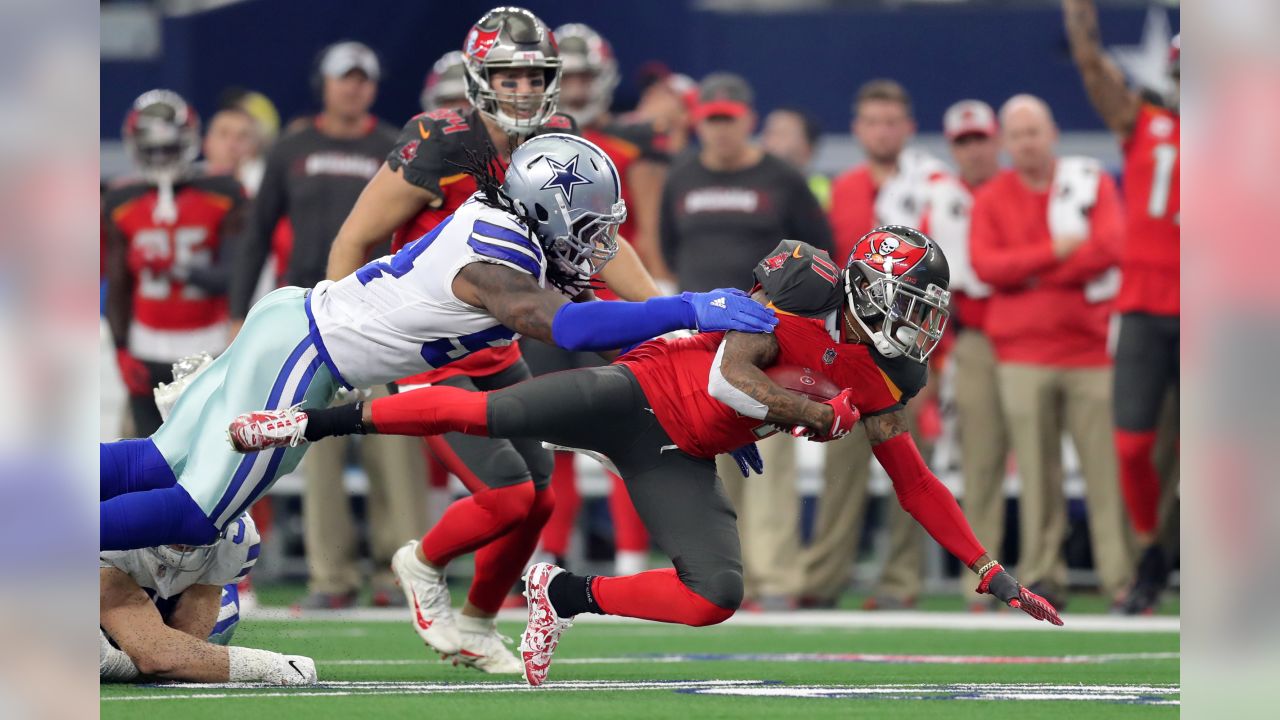 Bucs vs. Cowboys live blog: Tampa Bay fumbles away game, 27-20