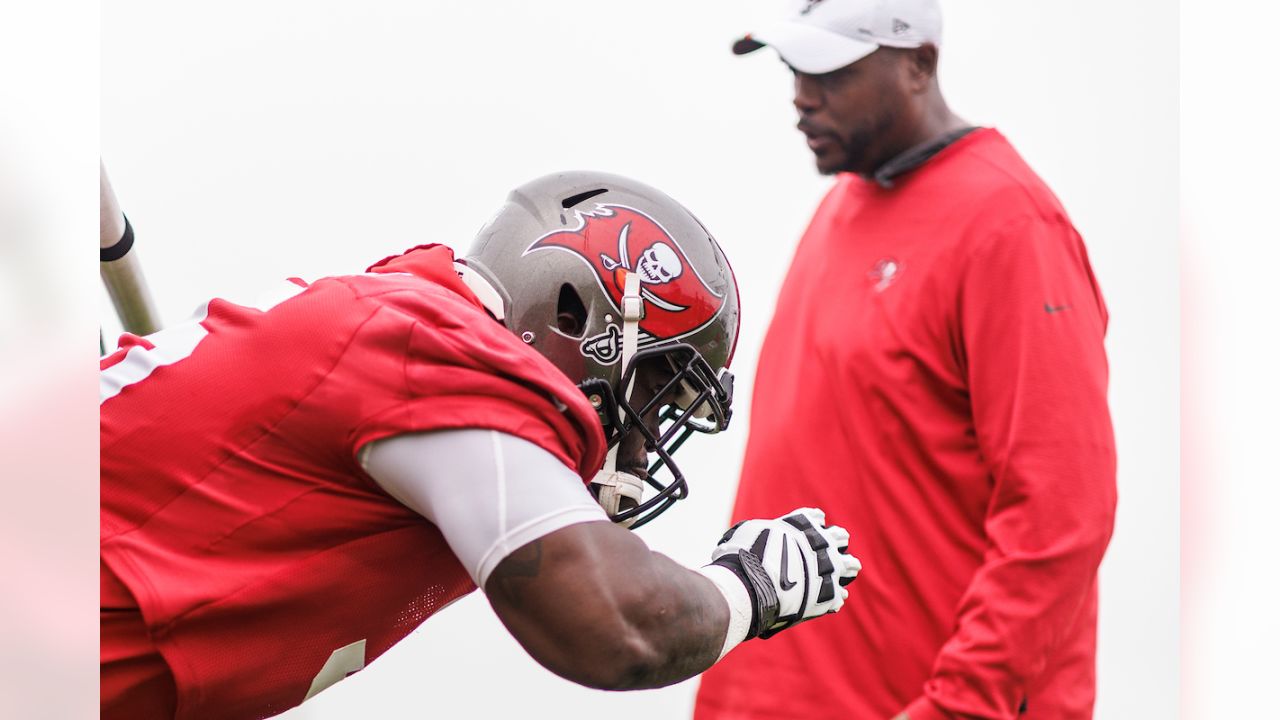 Watch full interview with Tampa Bay Bucs Defensive Tackle Deadrin Senat -  Bucs Nation