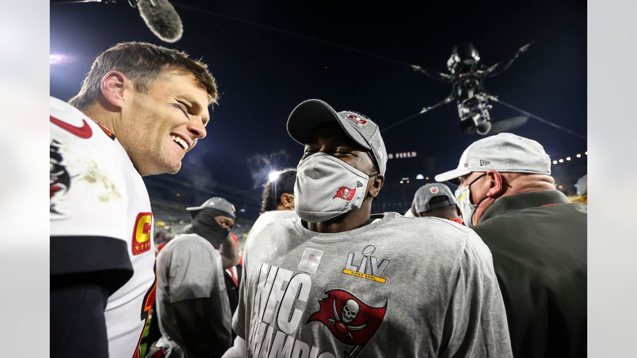 PHOTOS: Bucs Celebrate NFC Championship Win & Trophy Presentation