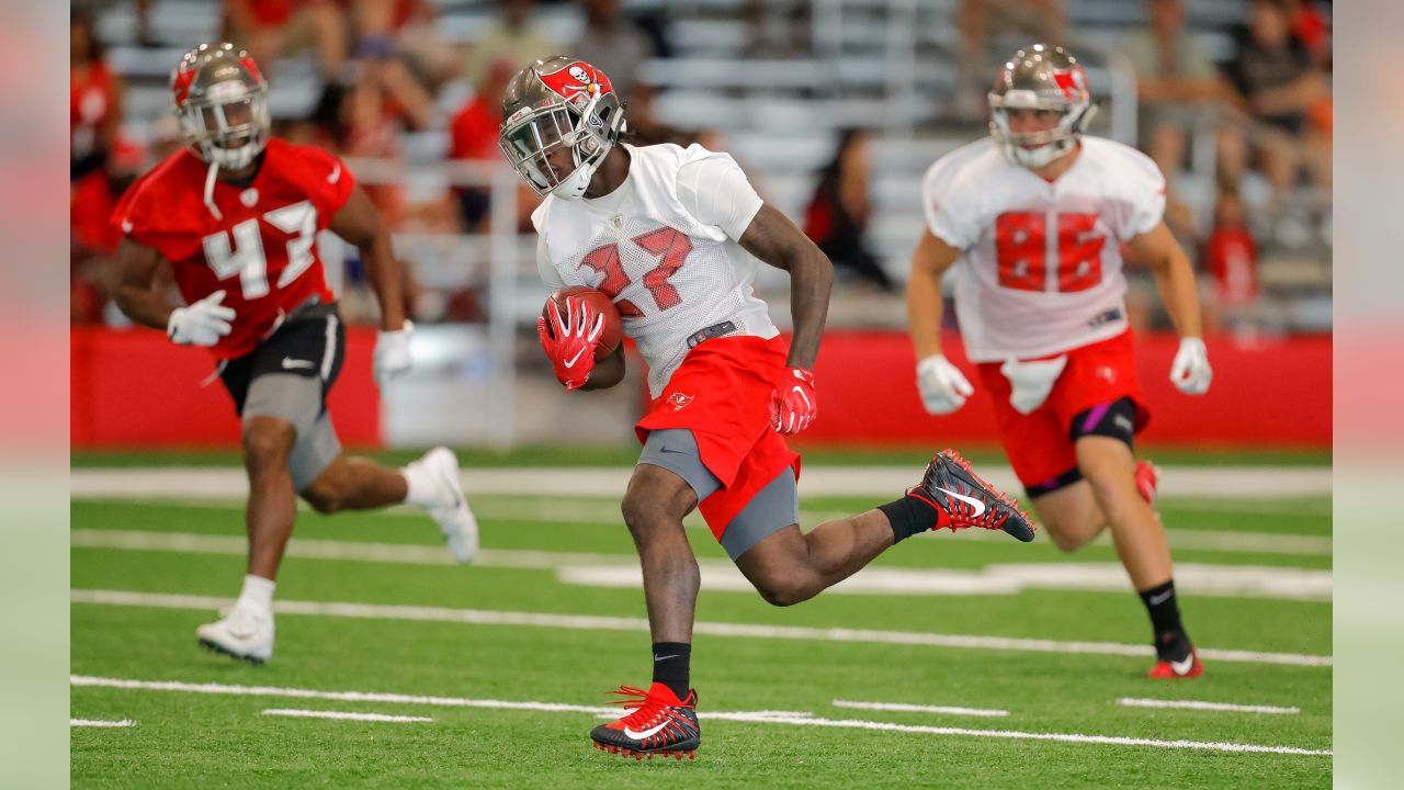 CAPTION CORRECTION ***..September 22, 2019: Tampa Bay Buccaneers running  back Ronald Jones (27) runs with the ball during the NFL game between the  New York Giants and the Tampa Bay Buccaneers held