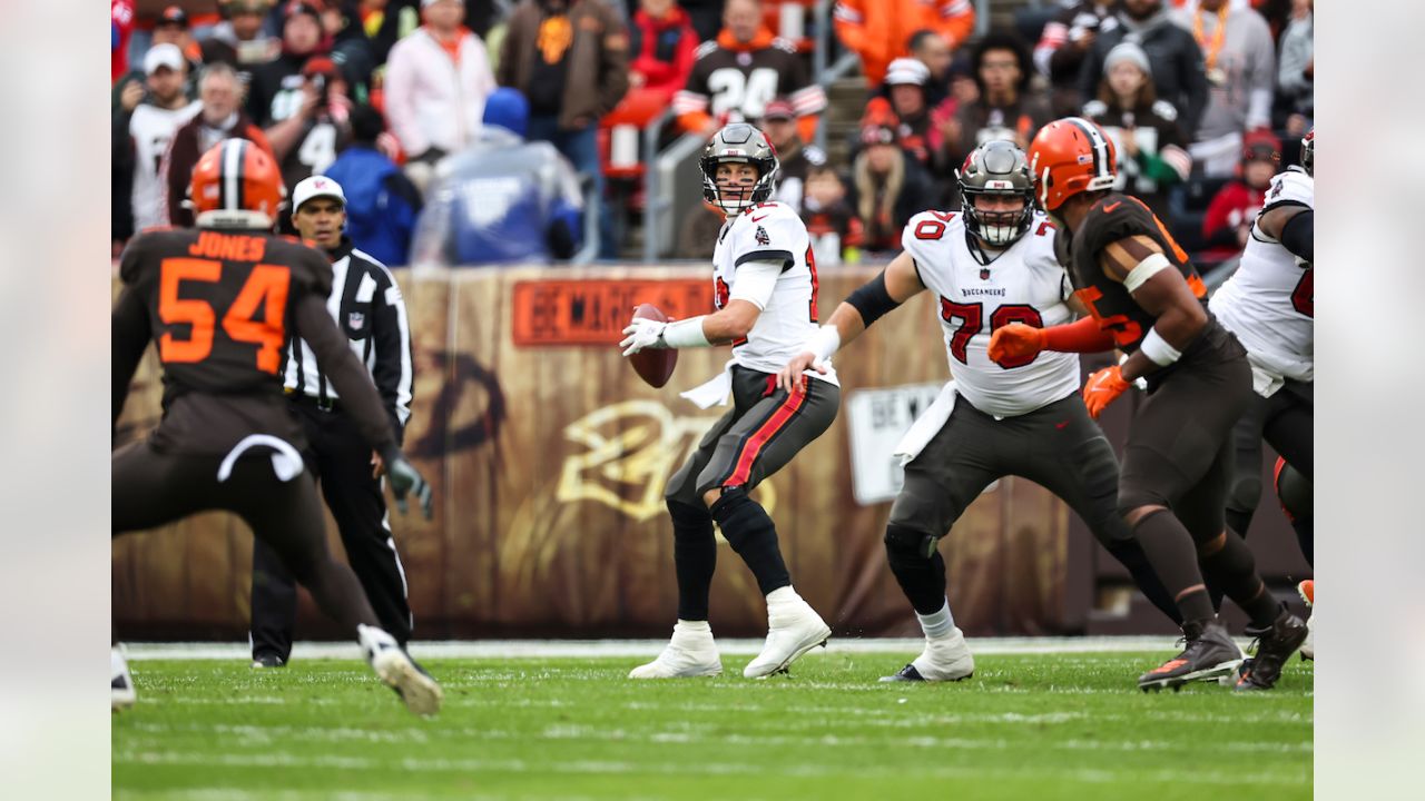 Photo gallery: Tampa Bay Buccaneers defeat Cleveland Browns, 26-23