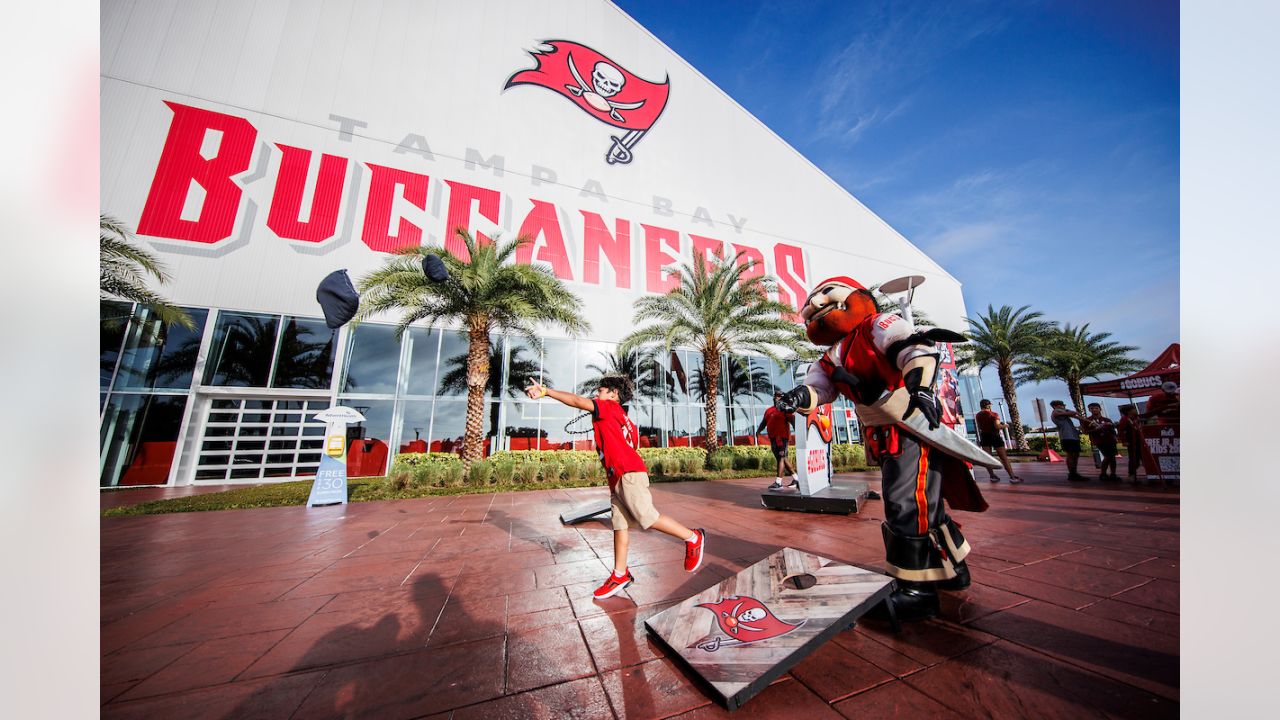 Buccaneers invite select groups of fans to training camp in July