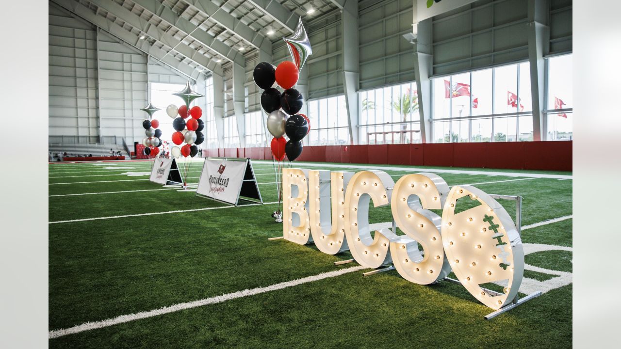 \ud83d\udea8 Registration for the 2023 Tampa Bay Buccaneers Cheerleaders is now open!  Click the link in our bio and register now. \ud83d\udea8 | Instagram