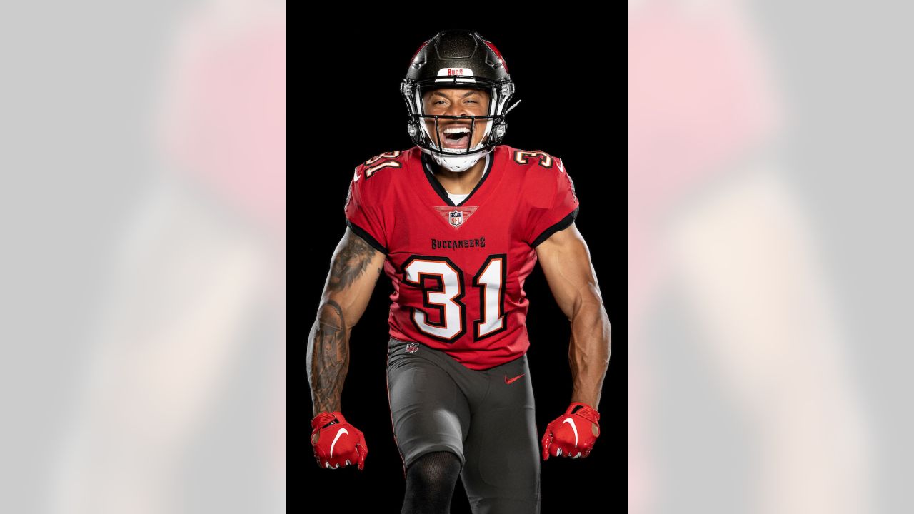 \ud83d\udea8PRIME TIME TONIGHT ON TNF \ud83d\udea8 With the @buccaneers (3-1) taking ...