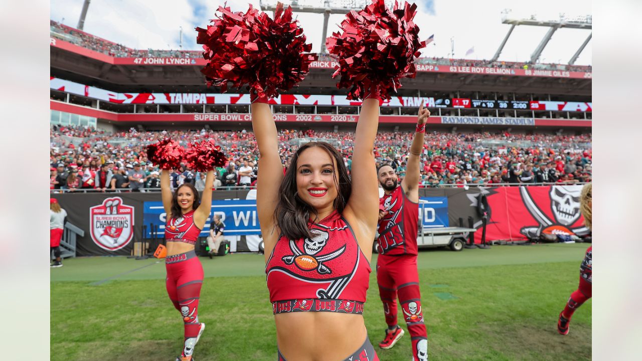 Tampa Bay Buccaneers Cheerleaders, Eagles at Buccaneers 091…