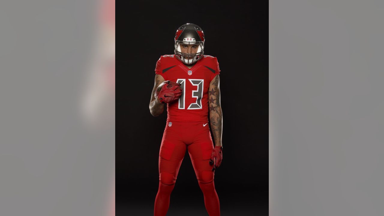 The Bucs and Rams unveil final set of NFL Color Rush uniforms –  SportsLogos.Net News