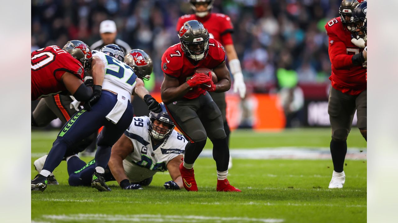 NFL Week 10, Seahawks vs. Buccaneers: Seattle falls 21-16 in Germany -  Field Gulls