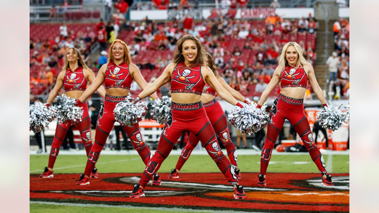 Tampa Bay Buccaneers Cheerleaders Pictures