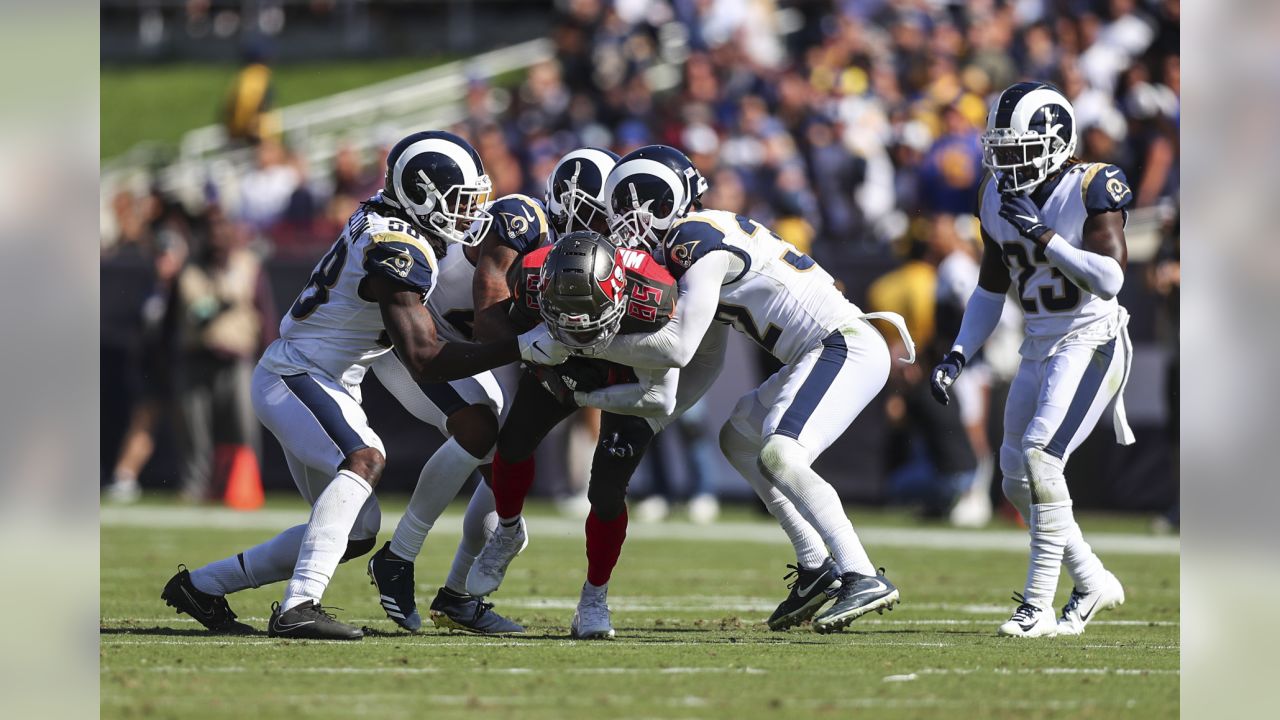 Buccaneers Beat Rams in Los Angeles, 55-40