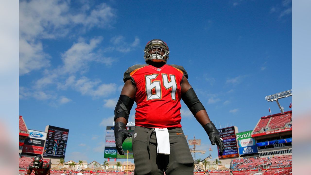 File:Buccaneers offensive line (50832403298).jpg - Wikipedia