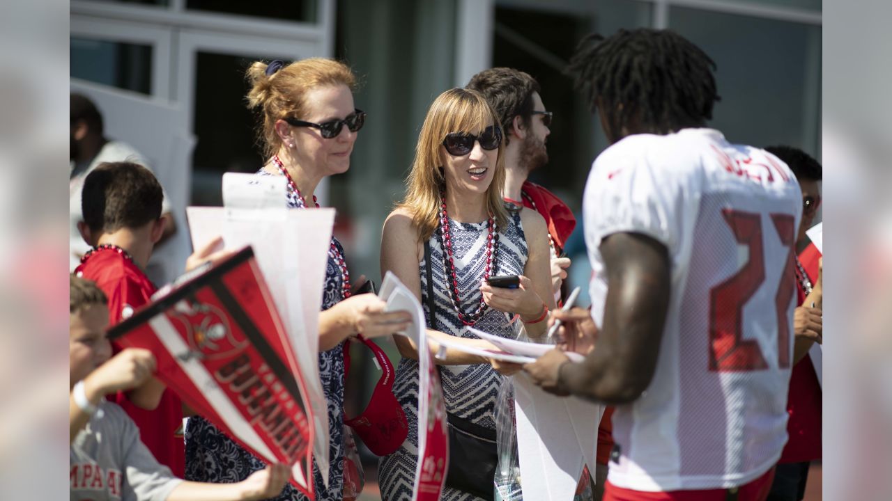 Tampa Bay Buccaneers and USAA Host Training Camp for Service Members >  927th Air Refueling Wing > Article Display