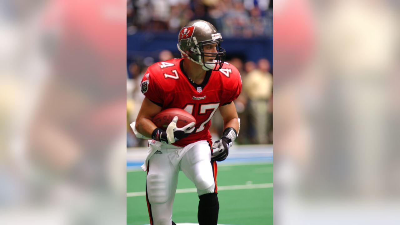 Article:Alstott Hangs Up His Helmet., ArmchairGM Wiki