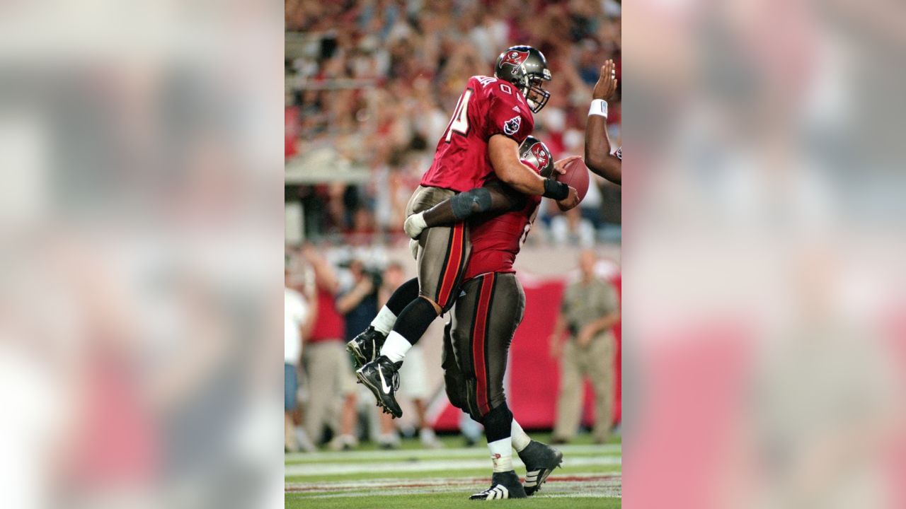 642 Tampa Bay Mike Alstott Stock Photos, High-Res Pictures, and