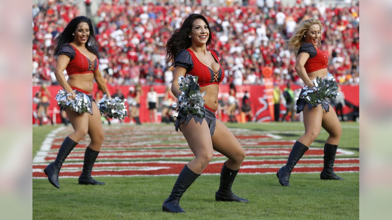 Photos: Buccaneers Cheerleader Michelle L.