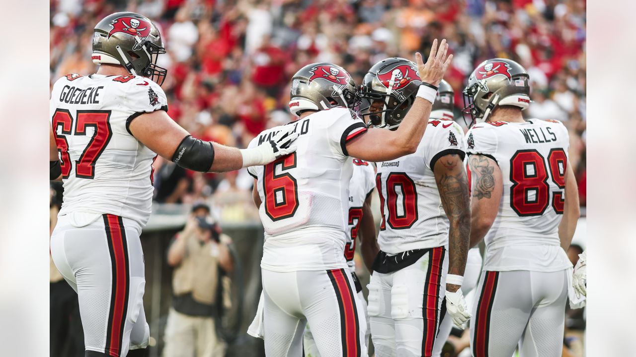 GAME PHOTOS: Preseason Week 1 at Buccaneers