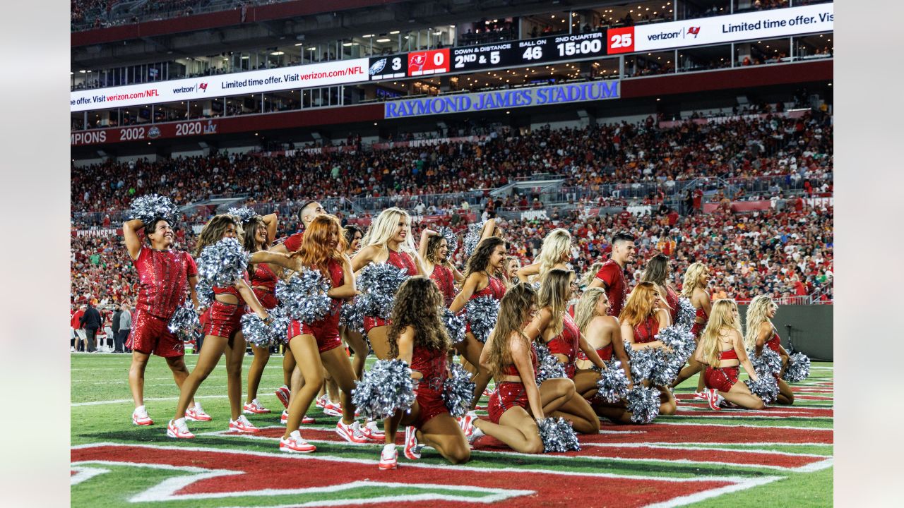 Tampa Bay Buccaneers Cheerleaders, Eagles at Buccaneers 091…