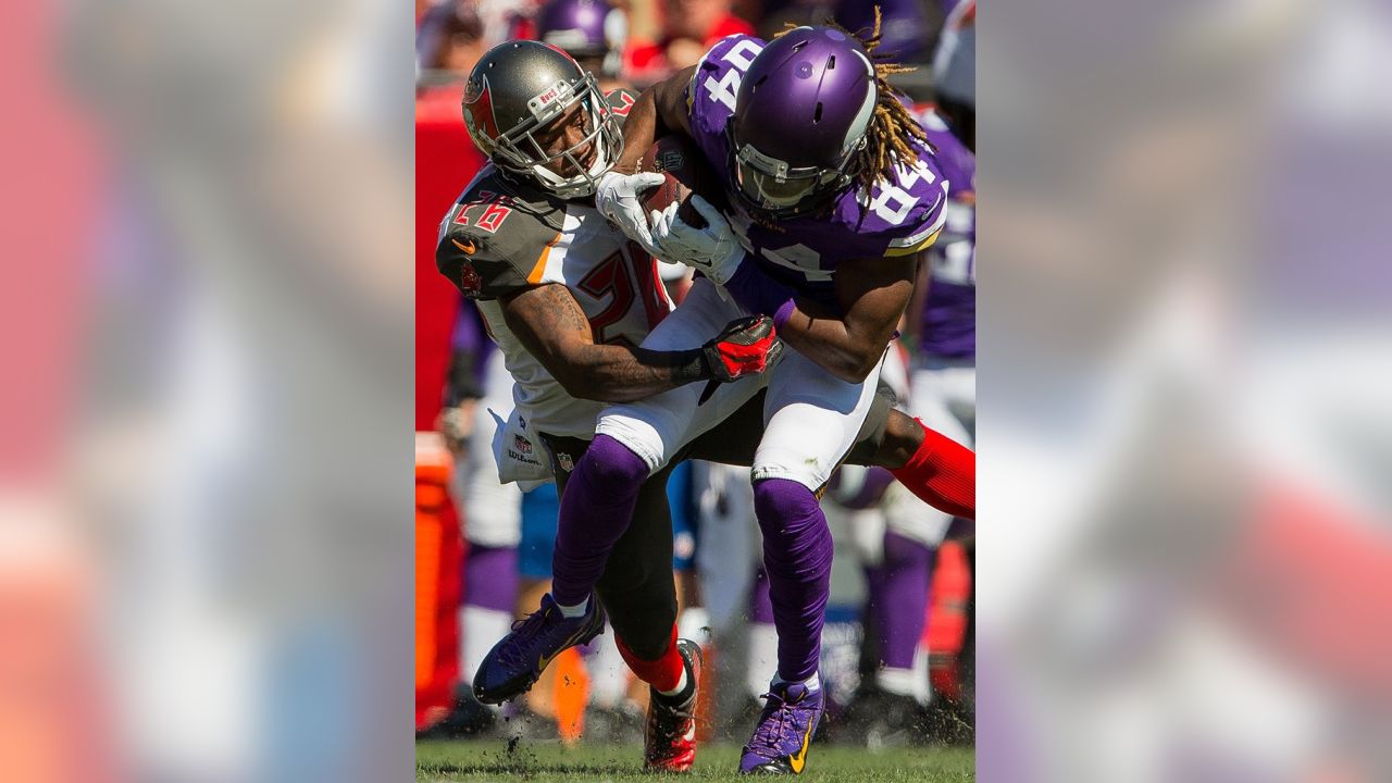 Vikings lose to Buccaneers 20-17 as mistakes, turnovers mar season