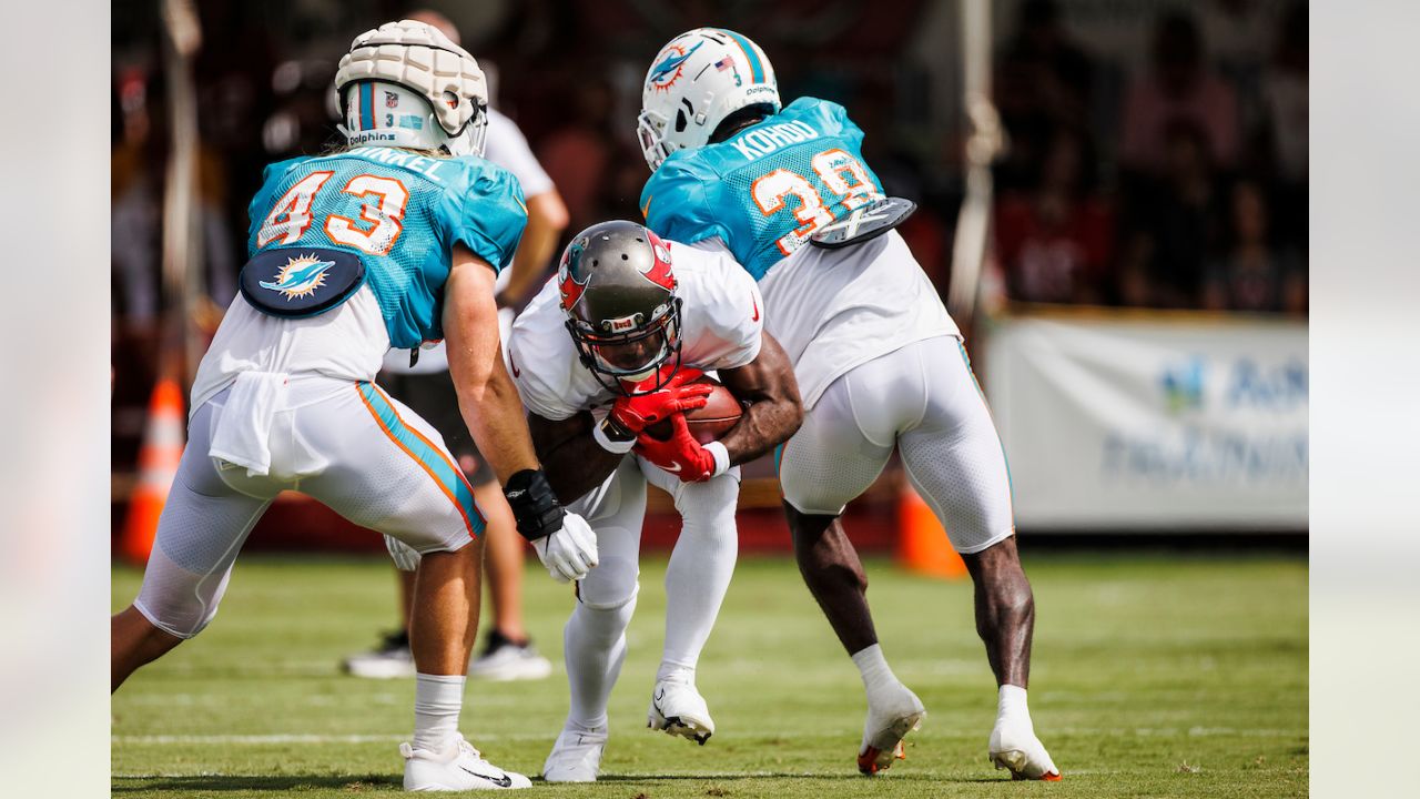 Best Photos from Bucs Training Camp Practice With the Miami Dolphins,  August 10