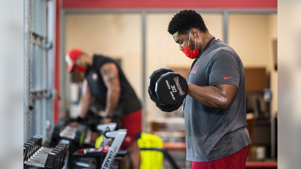 So far, Bucs rookie Tristan Wirfs grading out gloriously