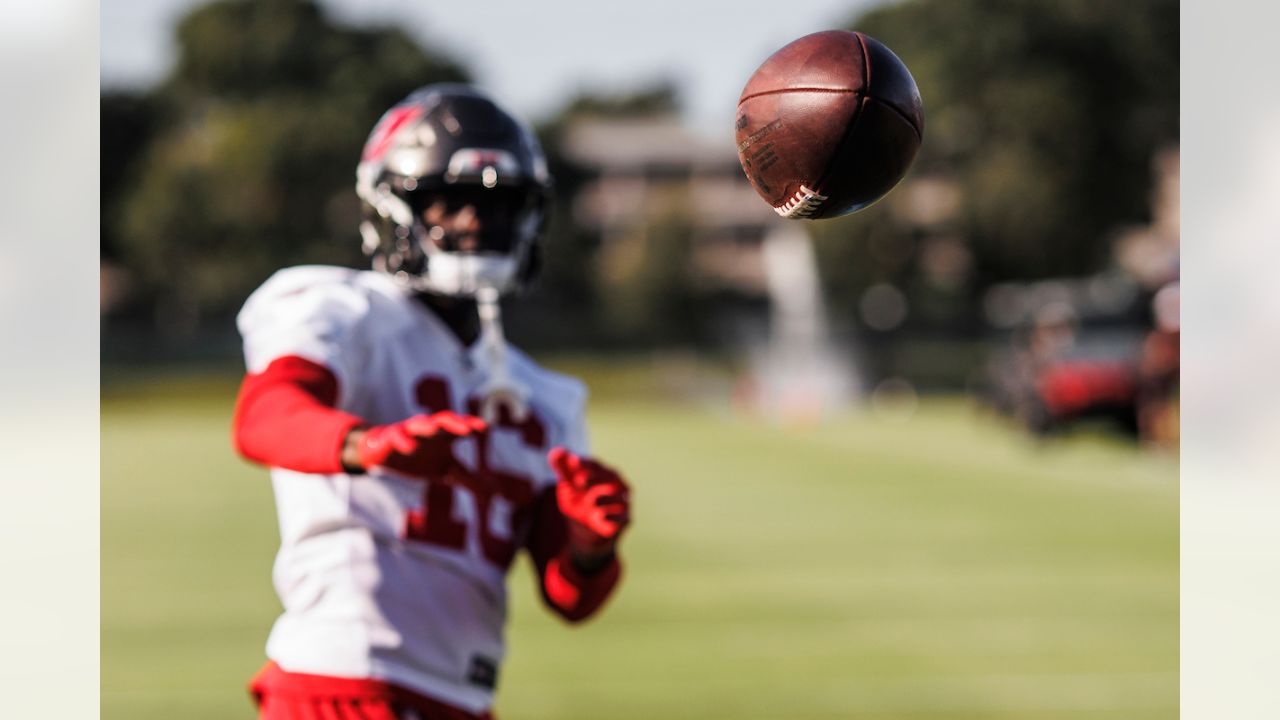 Tampa Bay Buccaneers Abbey Road Mike Evans Chris Godwin Julio