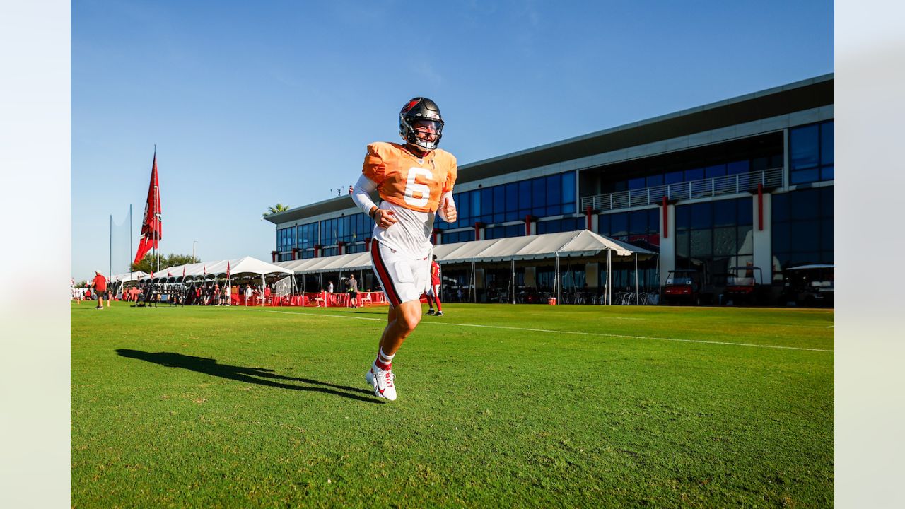 Tampa, Florida, USA, July 31, 2023, Tampa Bay Buccaneers player Cade Otton  #88 during a Training Camp at Advent Health Training Center . (Photo  Credit: Marty Jean-Louis/Alamy Live News Stock Photo - Alamy