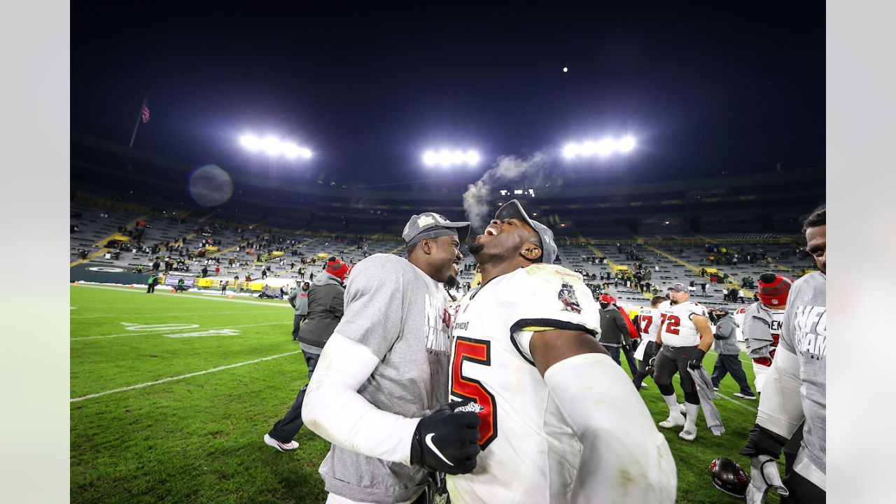 PHOTOS: Bucs Celebrate NFC Championship Win & Trophy Presentation