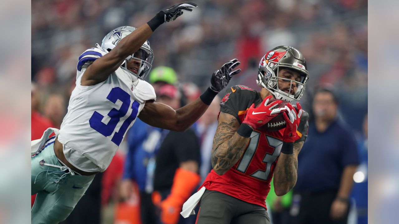 Bucs vs. Cowboys live blog: Tampa Bay fumbles away game, 27-20