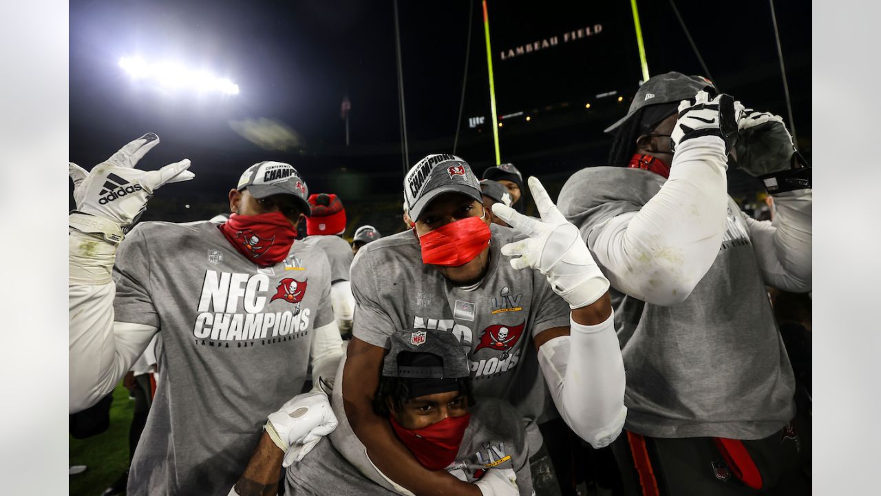 PHOTOS: Bucs Celebrate NFC Championship Win & Trophy Presentation