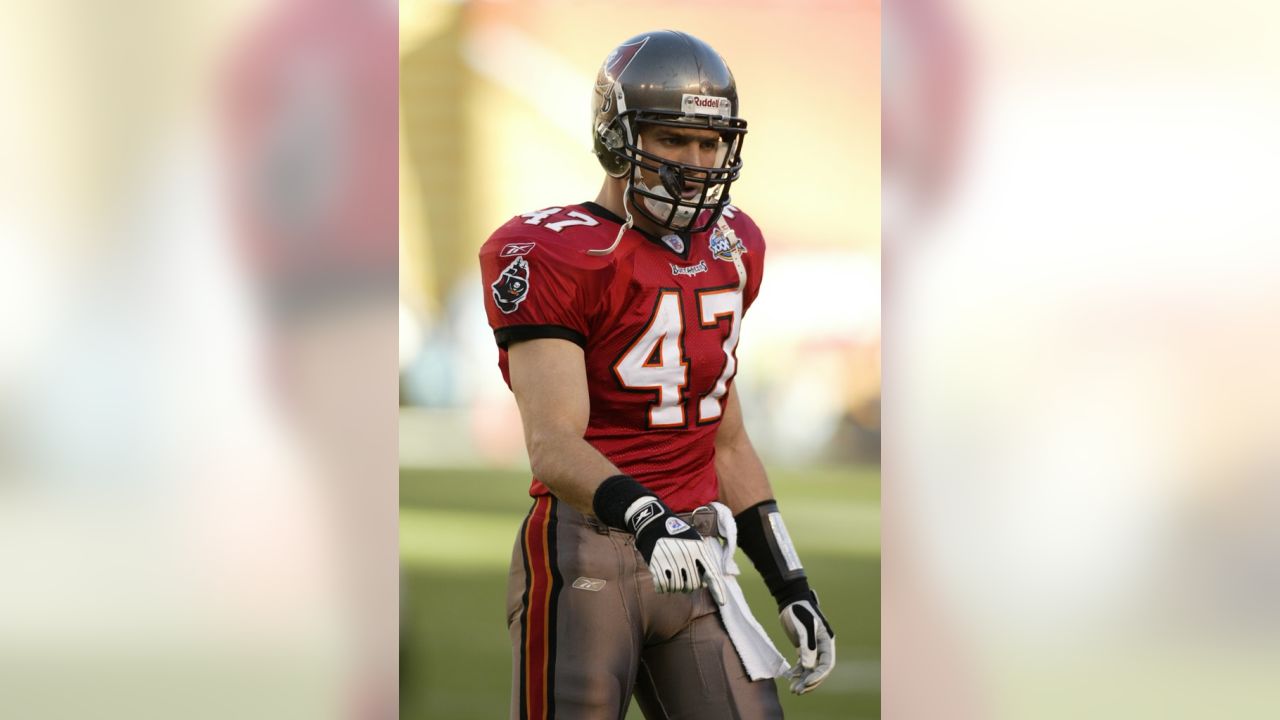 Bucs' Brooks Makes Hall of Fame; Dungy, Lynch Don't