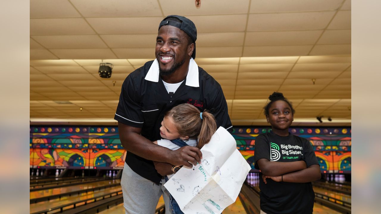 Annual Lavonte David Bowl For Kids' Sake Shows Support for