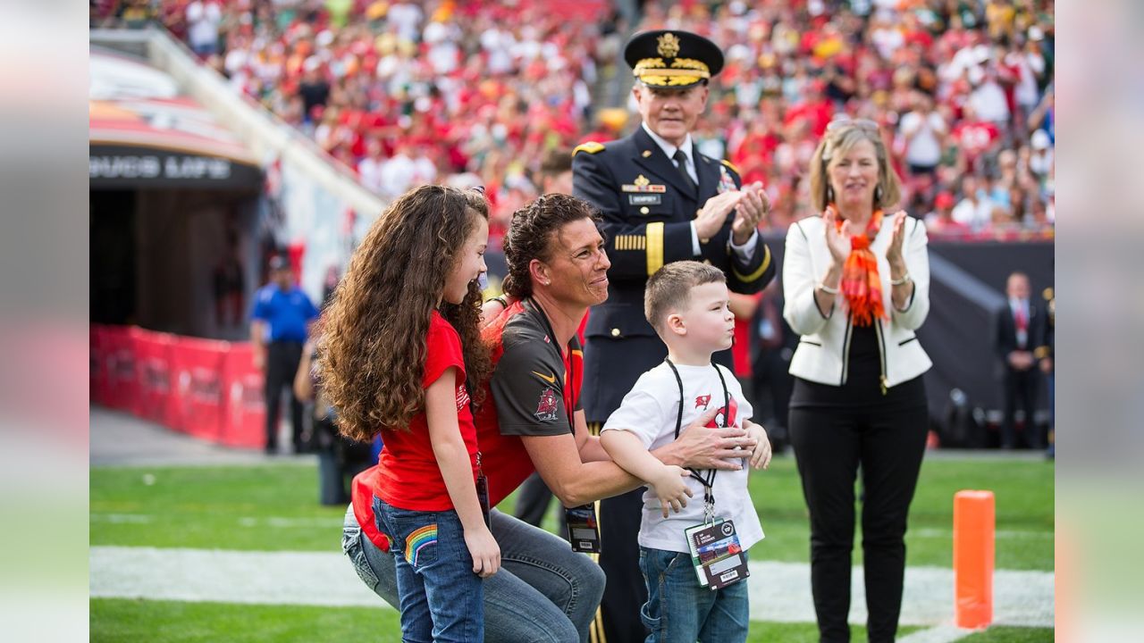 Seattle Seahawks cheerleader also serves as Air Force first lieutenant