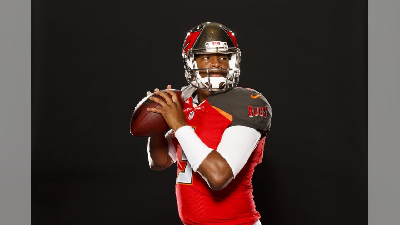 Tampa Bay Buccaneers quarterback Jameis Winston (3) before an NFL football  game against the Pittsburgh Steelers, Friday, Aug. 9, 2019, in Pittsburgh.  (AP Photo/Don Wright Stock Photo - Alamy