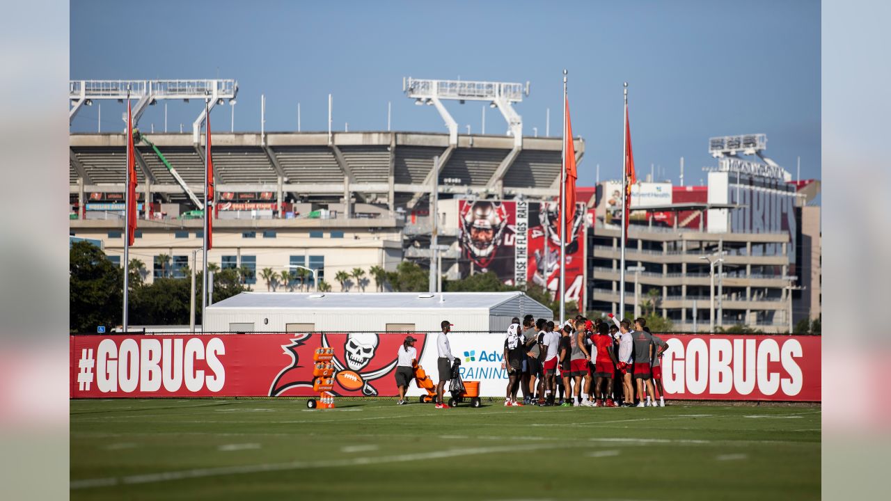 Tampa Bay Buccaneers - The Buccaneers spring 2020 internships are now LIVE.  Our internships are paid, full-time temporary positions and are open to  recent college graduates. ➡️: bccn.rs/employment