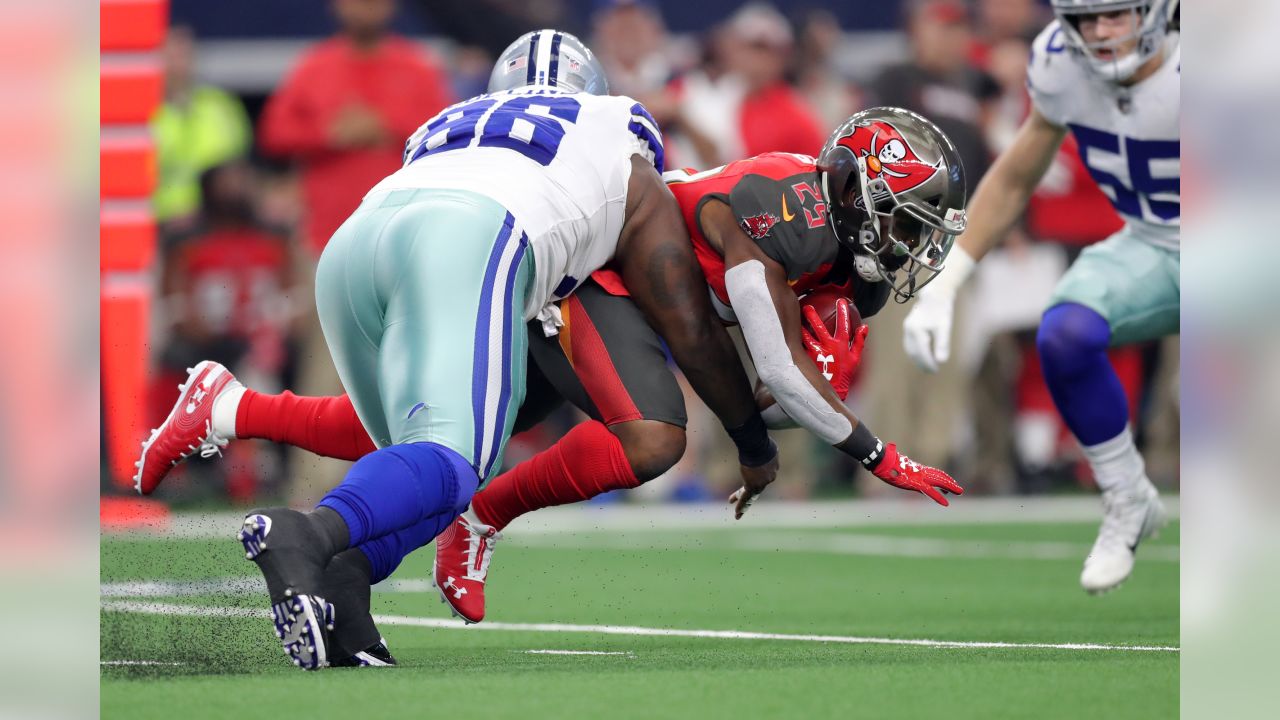 Bucs vs. Cowboys live blog: Tampa Bay fumbles away game, 27-20