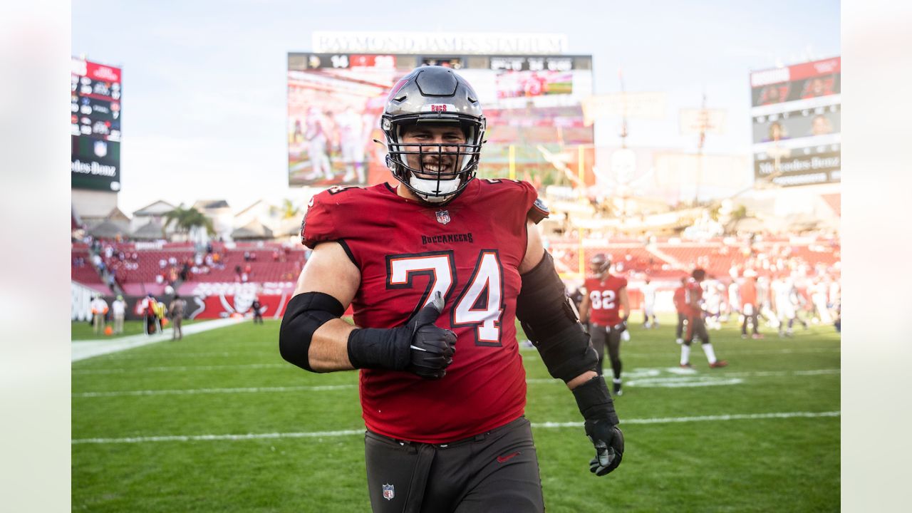 TAMPA, FL - DECEMBER 05: Tampa Bay Buccaneers Offensive Guard Nick Leverett  (60) smiles before the