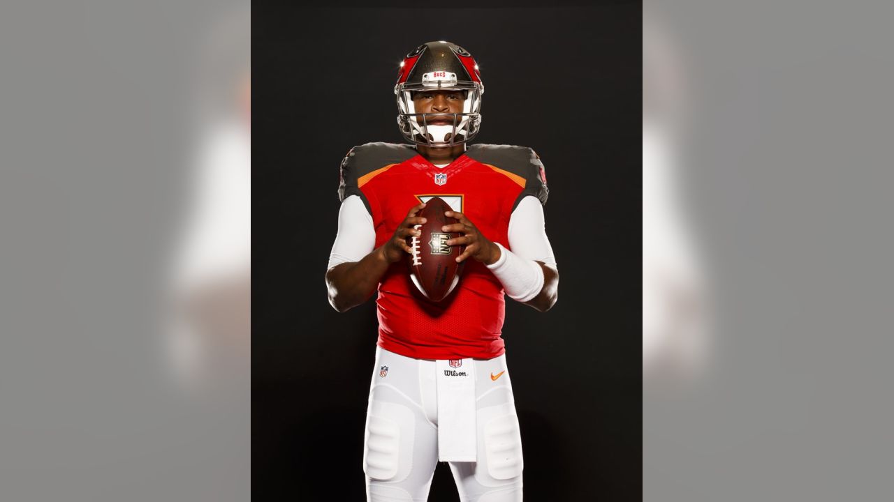 Tampa Bay Buccaneers quarterback Jameis Winston (3) before an NFL football  game against the Pittsburgh Steelers, Friday, Aug. 9, 2019, in Pittsburgh.  (AP Photo/Don Wright Stock Photo - Alamy