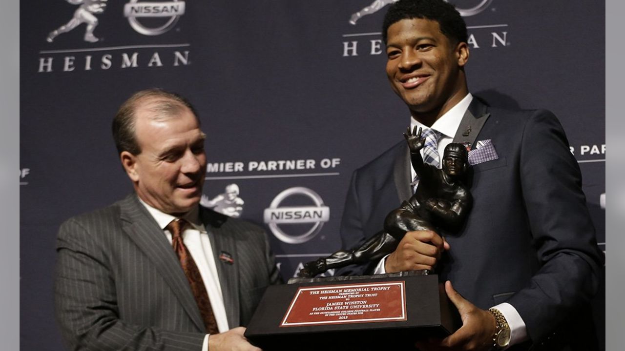 Bucs' Jameis Winston, Rams' Todd Gurley duel for rookie honors