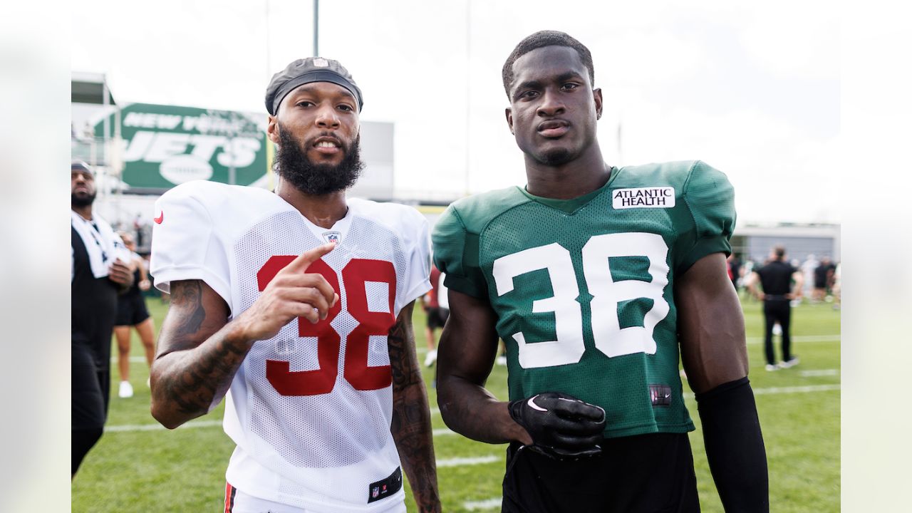 Tampa Bay Buccaneers' K.J. Britt during a joint practice with the New York  Jets in Florham Park, N.J., Wednesday, Aug. 16, 2023. (AP Photo/Seth Wenig  Stock Photo - Alamy