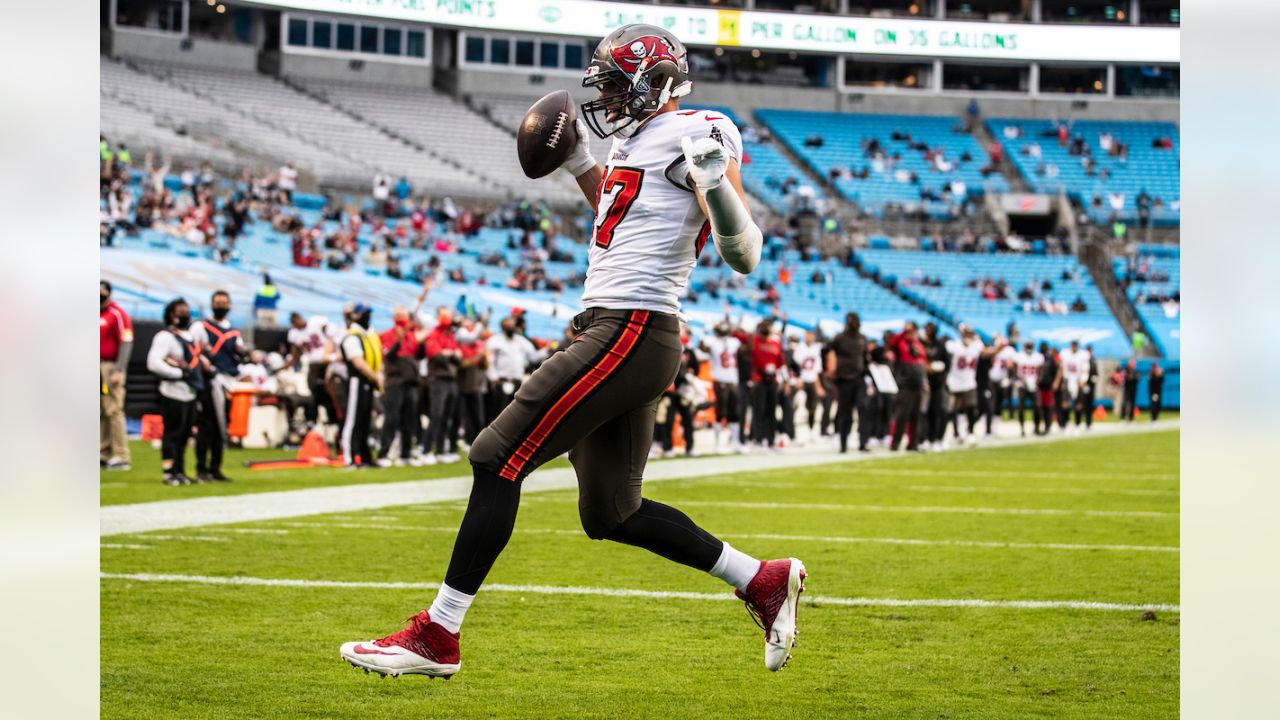 Tampa Bay Buccaneers tight end Rob Gronkowski (87) runs against the Denver  Broncos during an NFL football game, Sunday, Sept. 27, 2020, in Denver. (AP  Photo/Jack Dempsey Stock Photo - Alamy