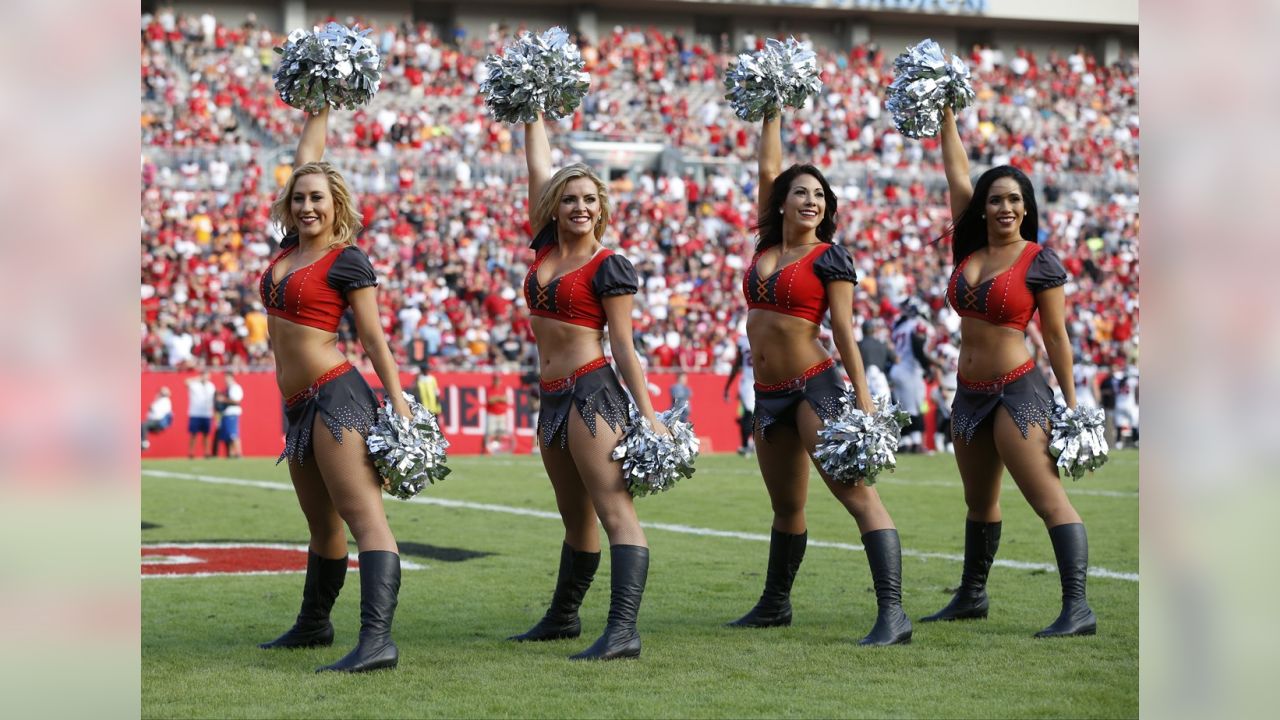 Photos: Buccaneers Cheerleader Michelle L.