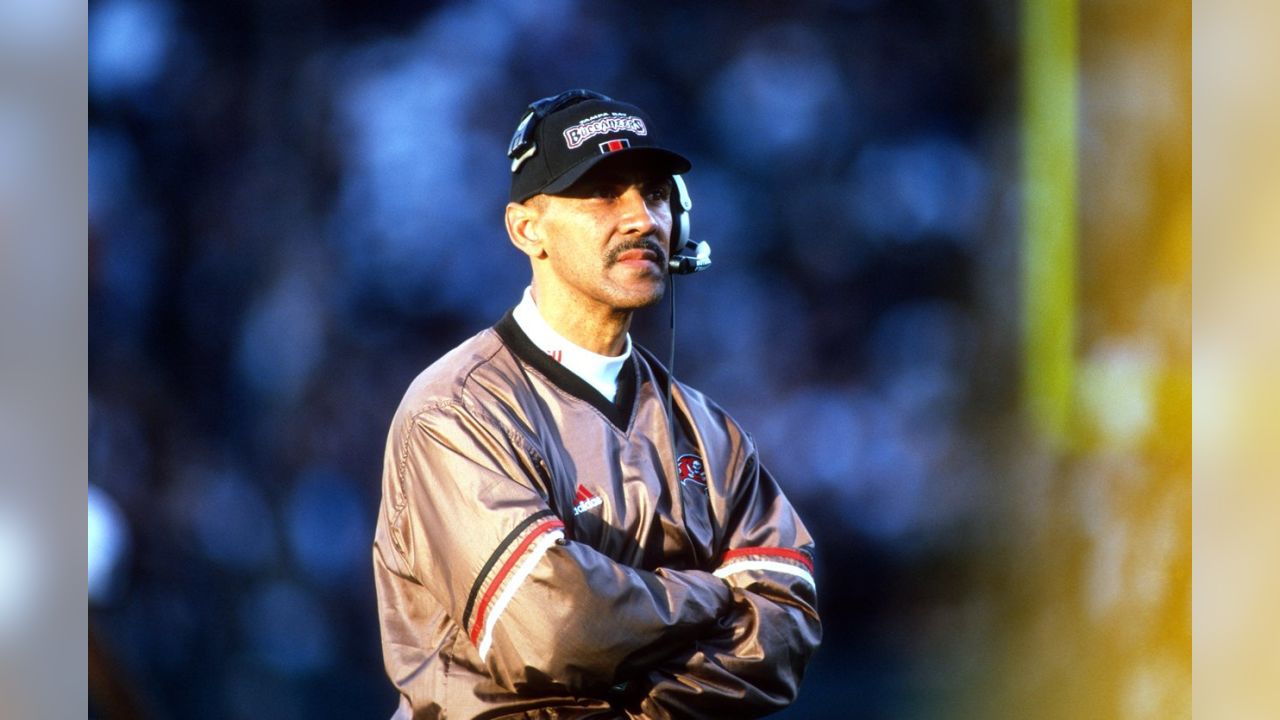 Bucs to induct Tony Dungy into Ring of Honor on Sept. 24