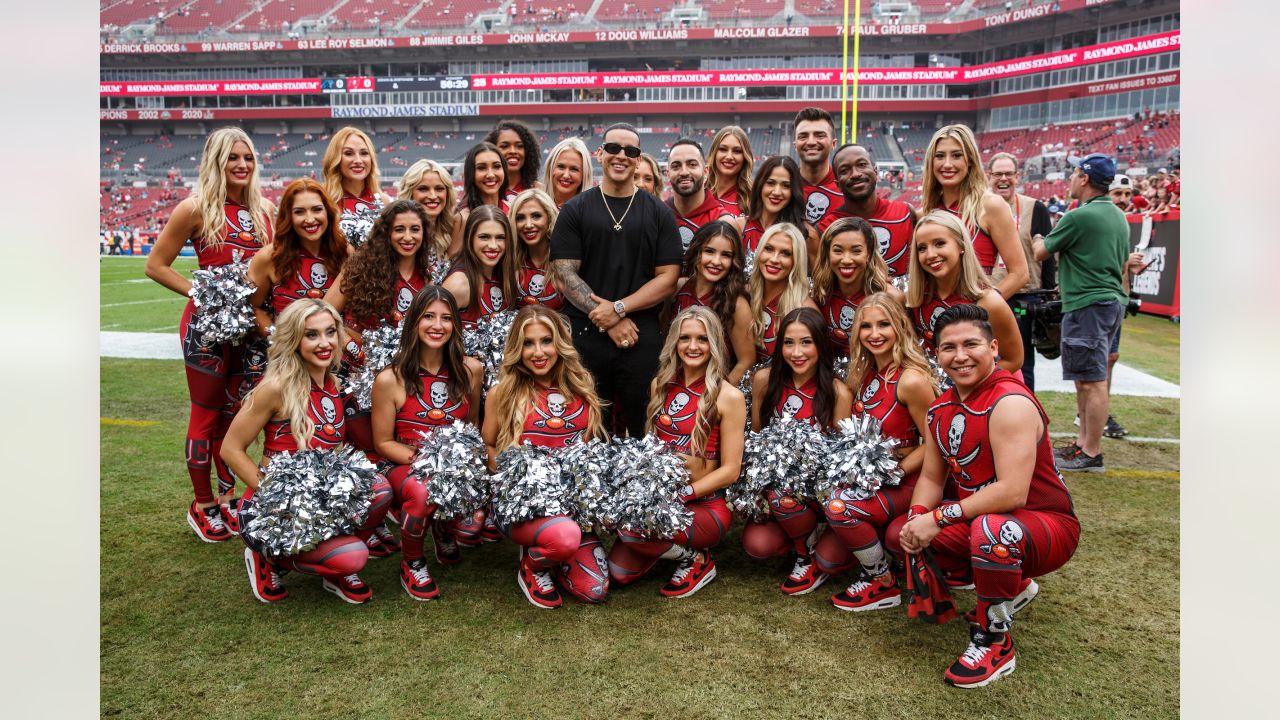 PHOTOS: Cheerleaders At The Buccaneers Game