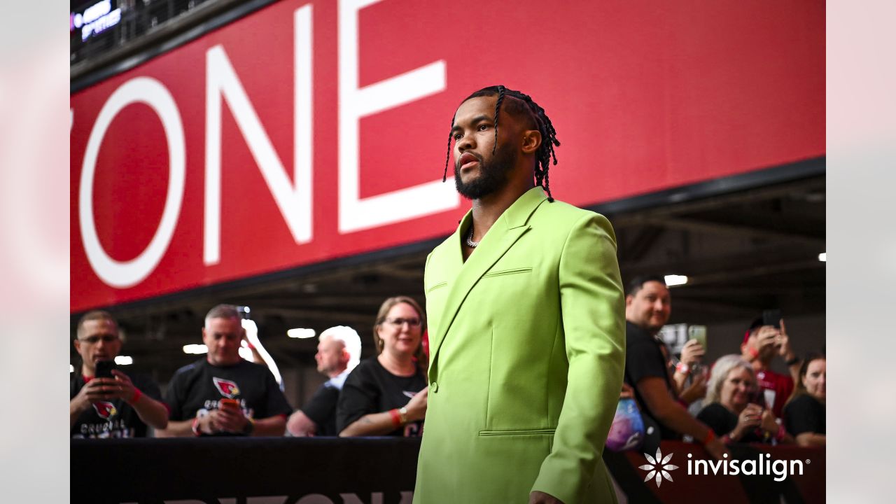 ARRIVAL PHOTOS: Cardinals Arrive For The Eagles Game