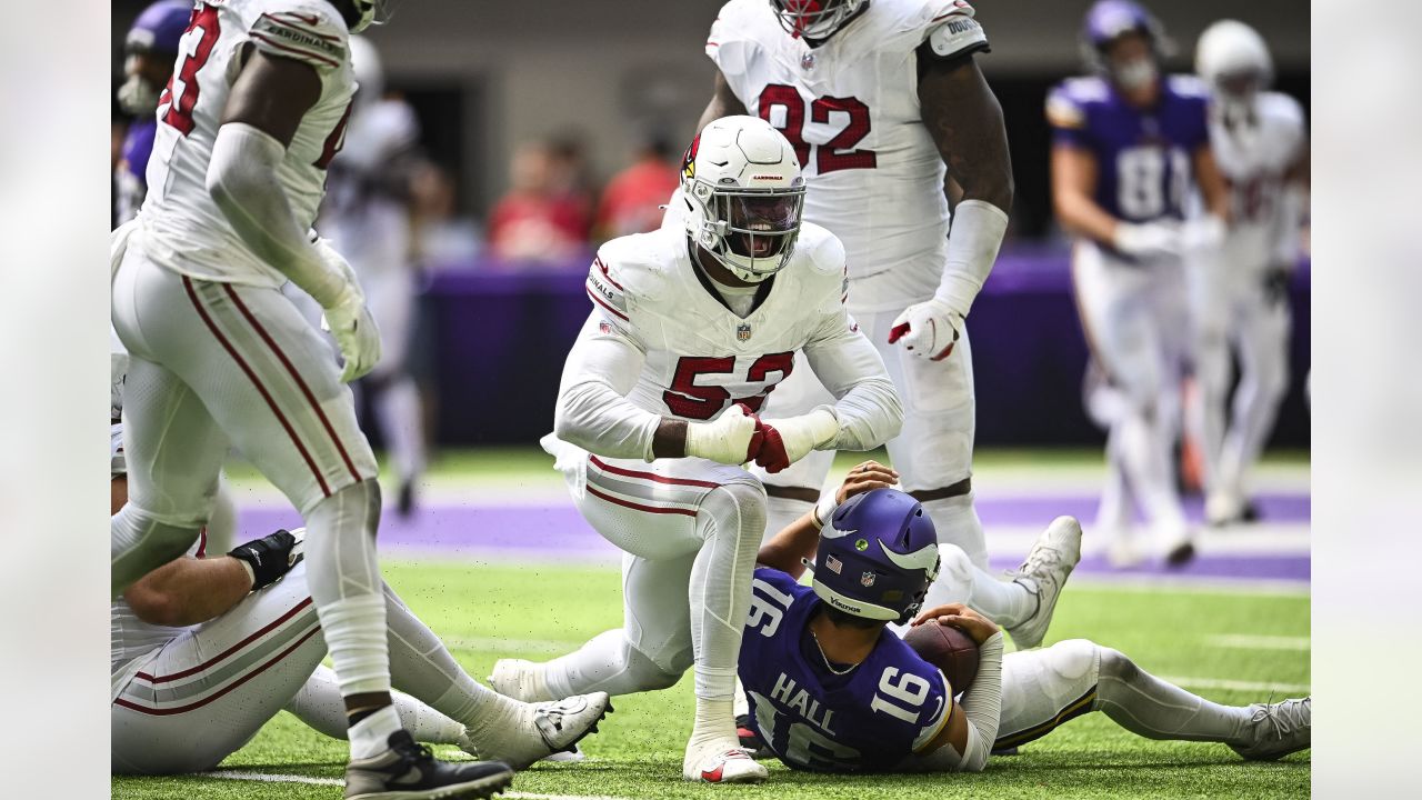 Arizona Cardinals quarterback Clayton Tune warms up prior to an NFL  preseason football game against the Minnesota Vikings, Saturday, Aug. 26,  2023, in Minneapolis. (AP Photo/Abbie Parr Stock Photo - Alamy