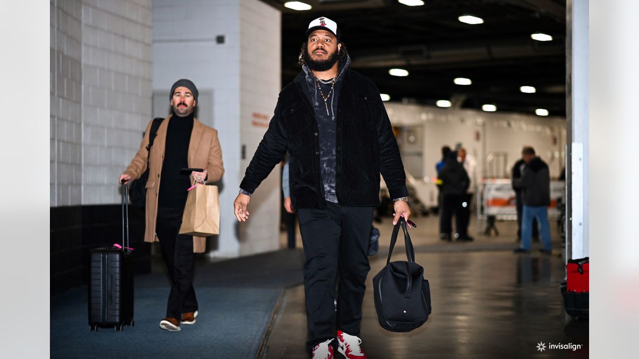 ARRIVAL PHOTOS: Cardinals Arrive For The Broncos Game