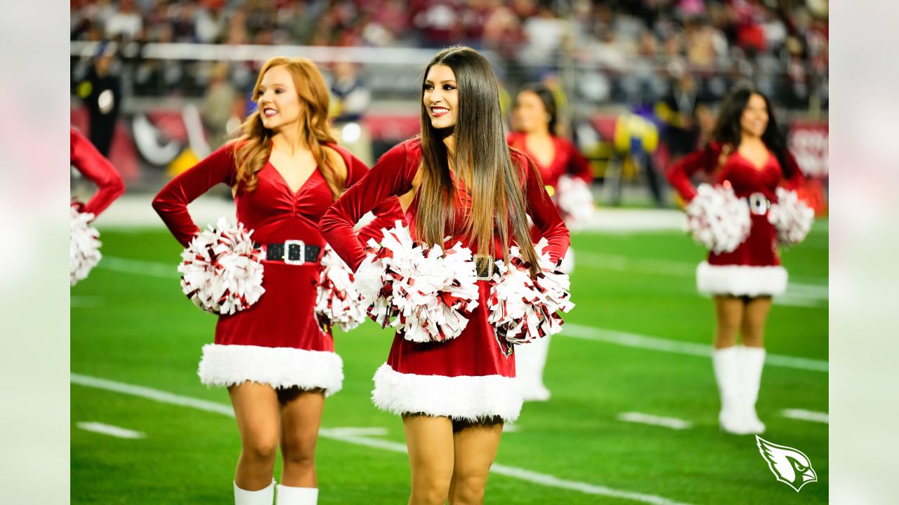 PHOTOS: Cheerleaders At The Buccaneers Game