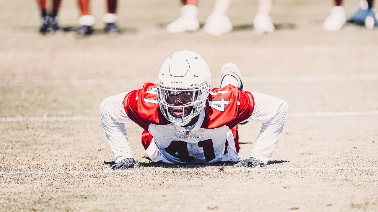 Arizona Cardinals running back Keaontay Ingram warms up during mini camp  practice at the team's NFL football training facility Tuesday, June 13,  2023, in Tempe, Ariz. (AP Photo/Ross D. Franklin Stock Photo 