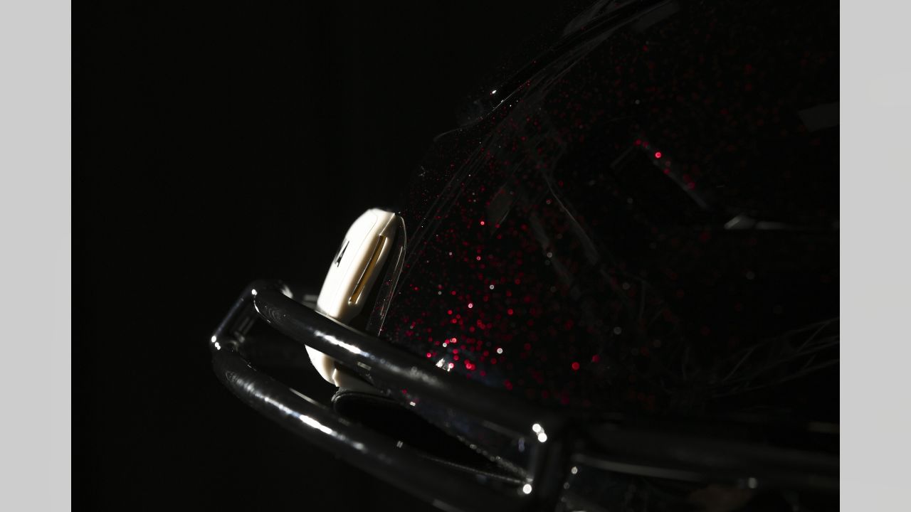 The Arizona Cardinals Black Alternate Helmet — UNISWAG